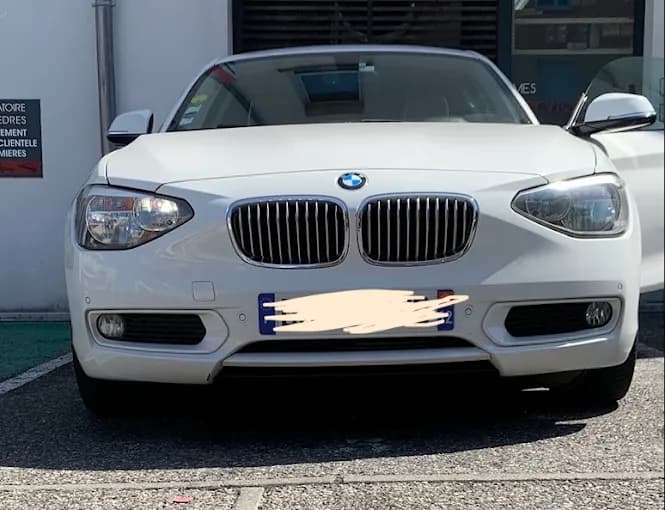 BMW blanc, face avant après réparation